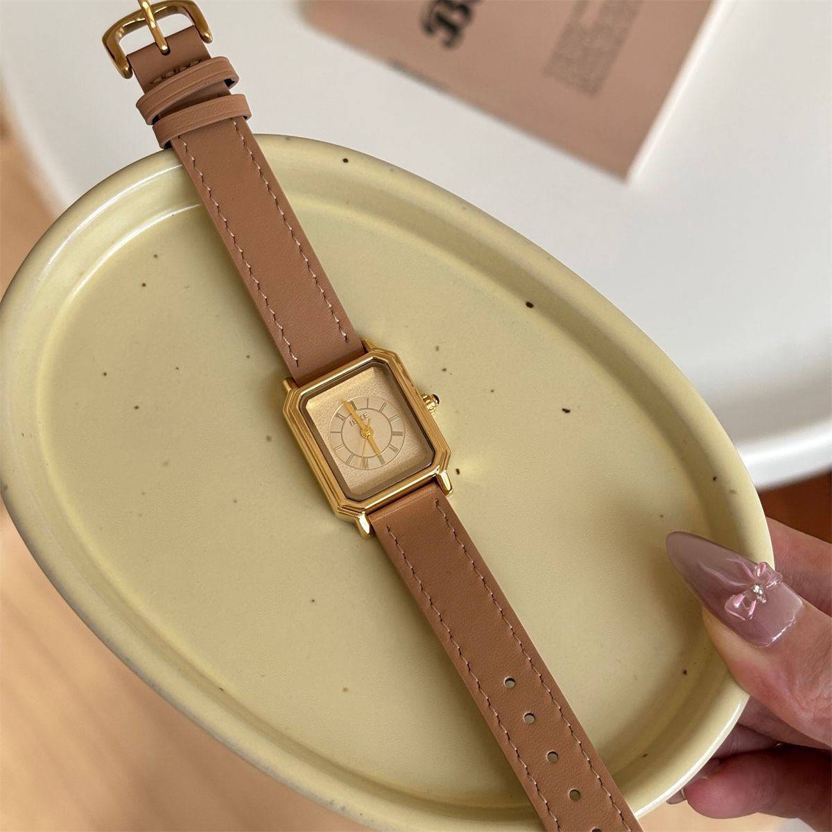IEKE Haute Vintage Square Slim Leather Watch - Parisian Salon Tank Quartz Watch for Women