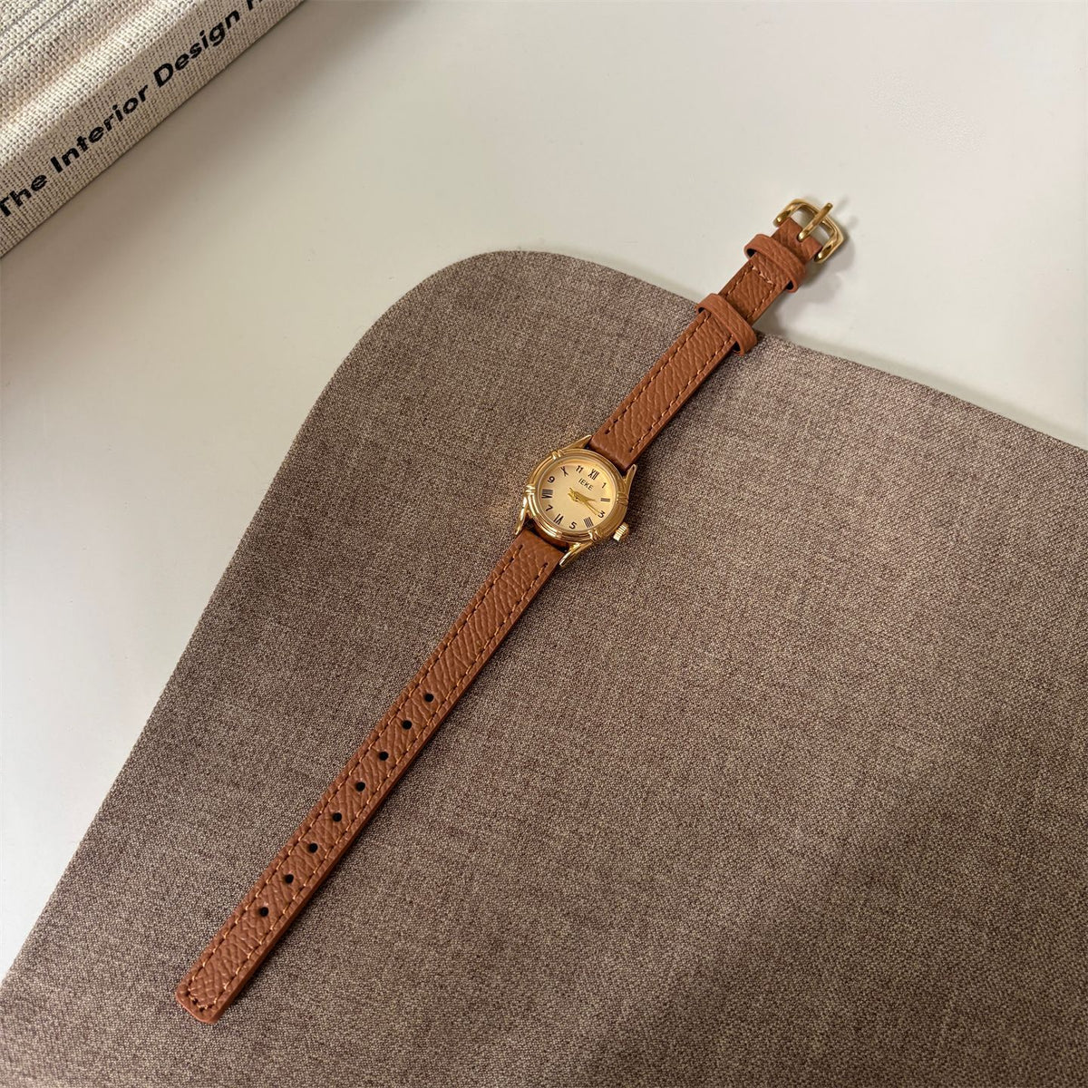 IEKE Classic Petite Round Minimalist Leather Watch - Pure Dainty Quartz Watch for Women