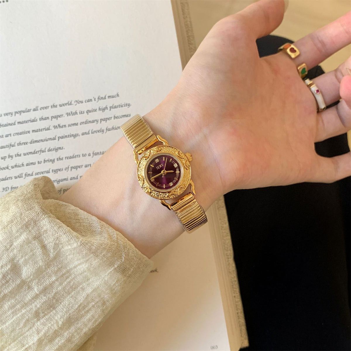 IEKE Botanical Filigree Radial Pattern Round Watch - Artistic Floral Quartz Watch for Women