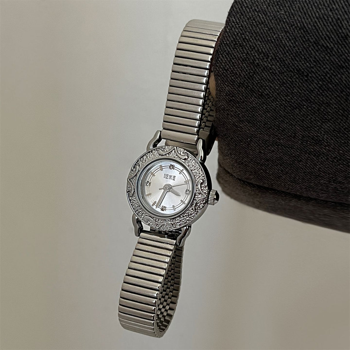 IEKE Botanical Filigree Radial Pattern Round Watch - Artistic Floral Quartz Watch for Women
