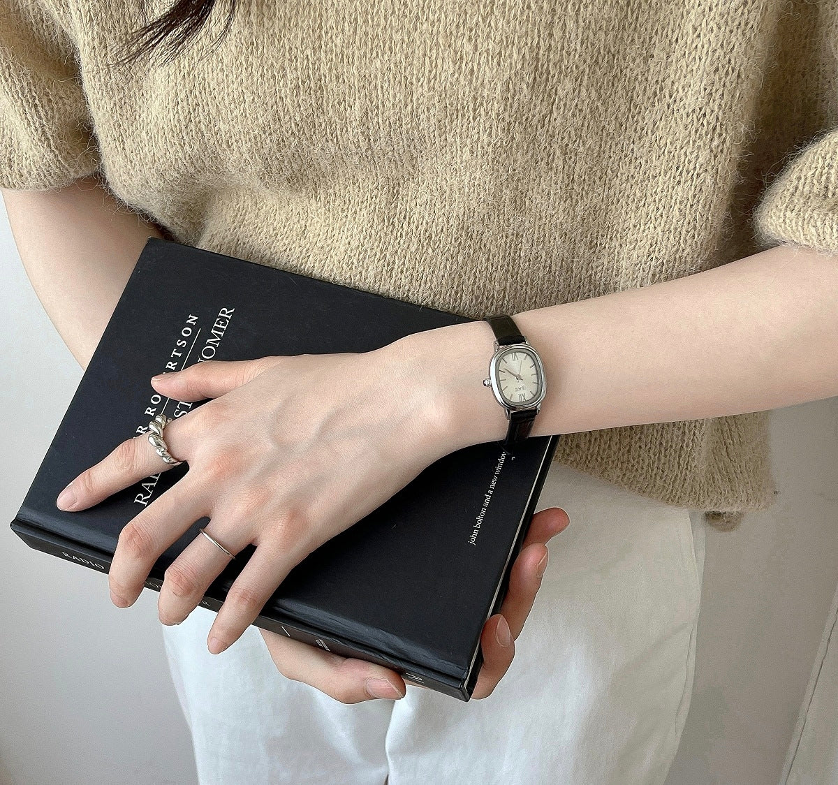 IEKE Petite Oval Watch with Slim Leather Strap - Vintage Minimalist Dress Watch for Women
