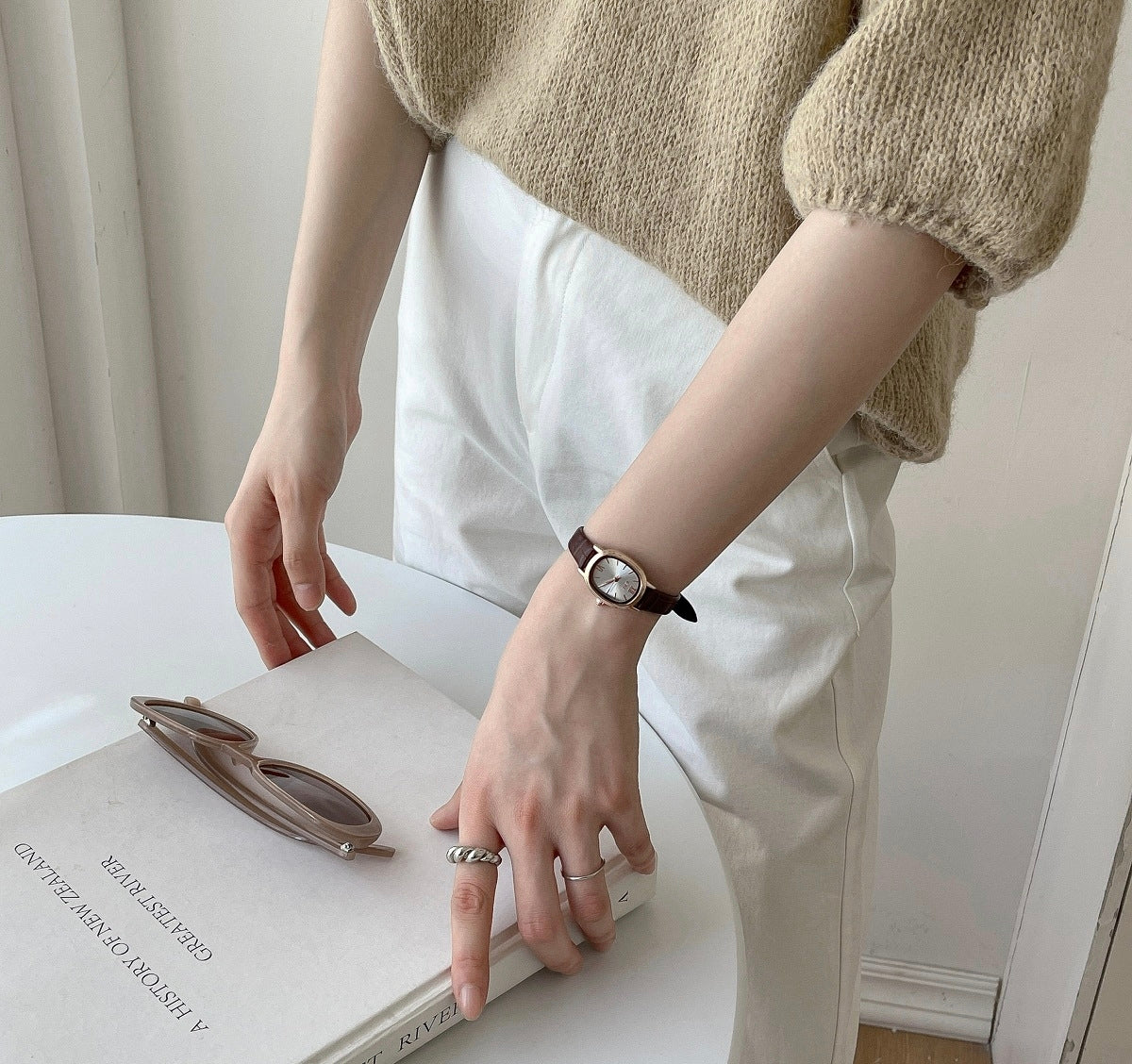 IEKE Petite Oval Watch with Slim Leather Strap - Vintage Minimalist Dress Watch for Women