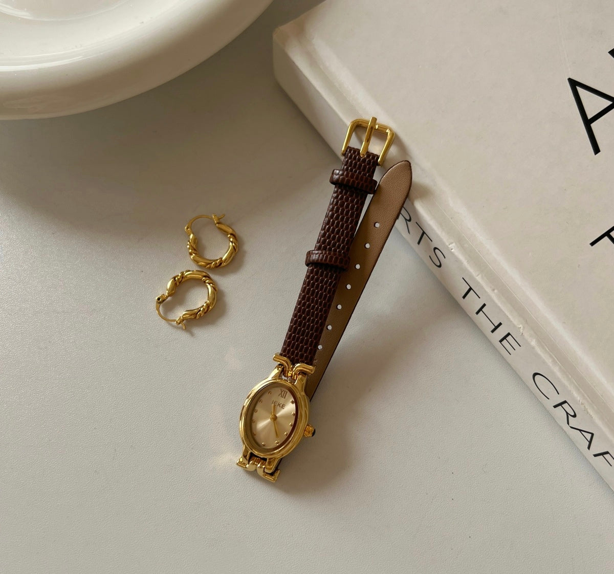 IEKE Vintage Estate Petite Oval Watch with Leather Strap - Antique Chic Quartz Watch for Women