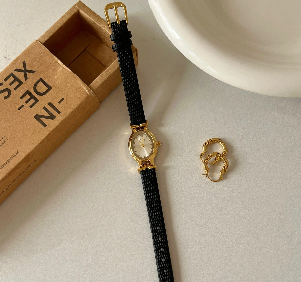 IEKE Vintage Estate Petite Oval Watch with Leather Strap - Antique Chic Quartz Watch for Women