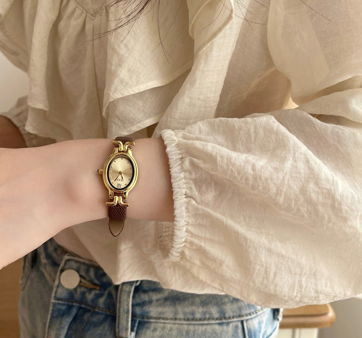 IEKE Vintage Estate Petite Oval Watch with Leather Strap - Antique Chic Quartz Watch for Women