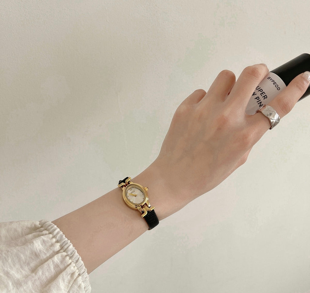 IEKE Vintage Estate Petite Oval Watch with Leather Strap - Antique Chic Quartz Watch for Women