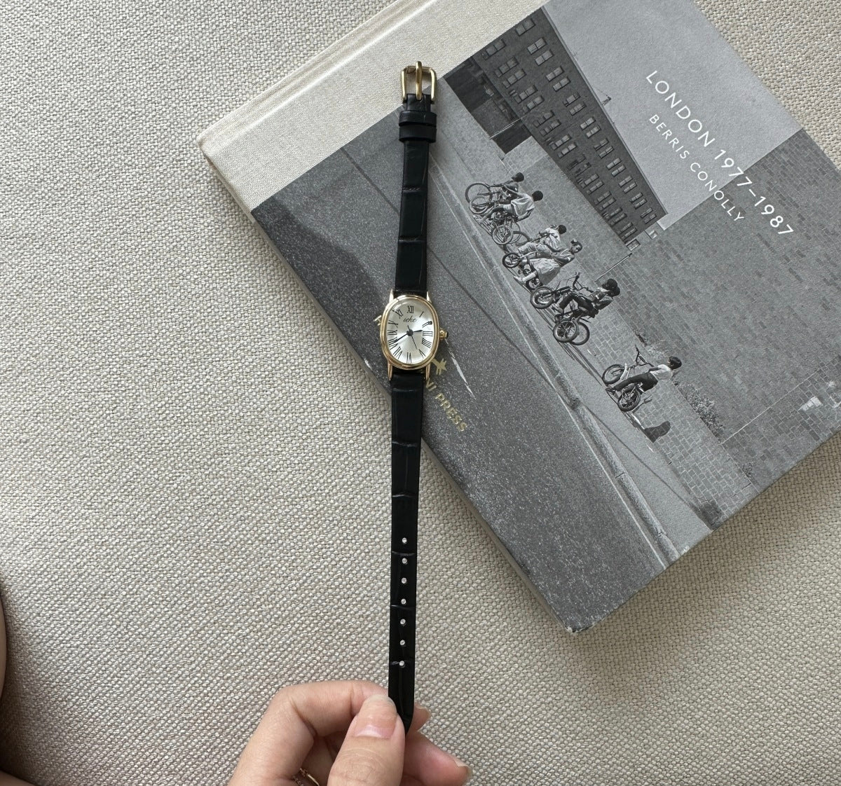 IEKE French Vintage Petite Oval Watch with Genuine Leather Strap - Classic Quartz Dress Watch for Women