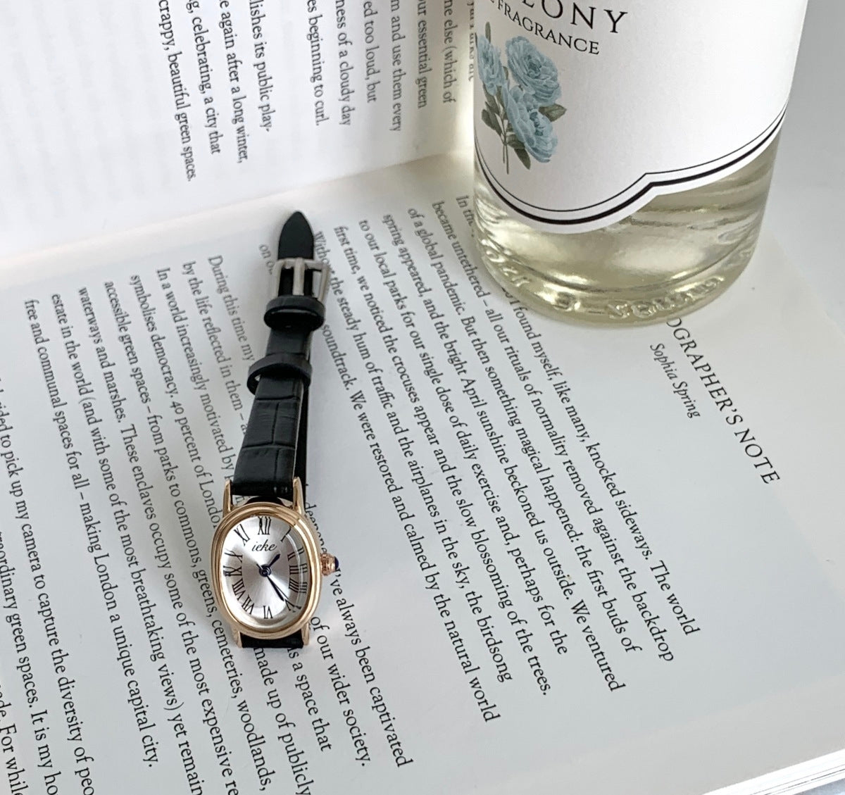 IEKE French Vintage Petite Oval Watch with Genuine Leather Strap - Classic Quartz Dress Watch for Women