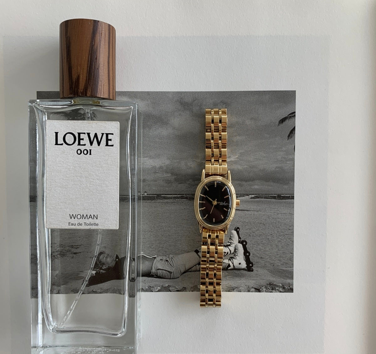 IEKE French Vintage Petite Oval Gold Watch with Slim Band - Retro Chic Quartz Dress Watch for Women