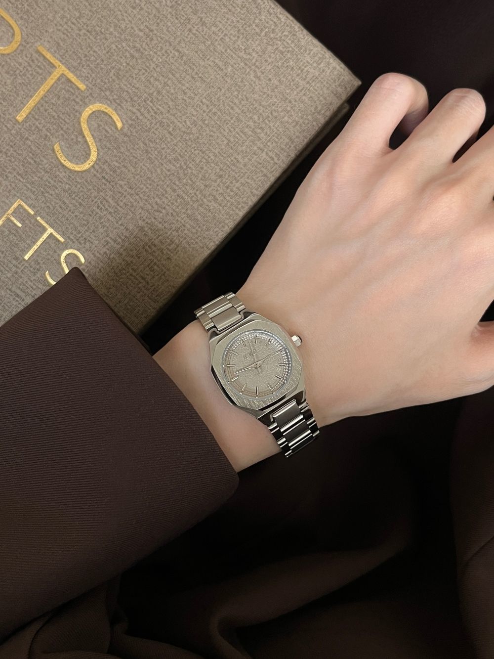 IEKE Oversized Gold Steel Baton Dial Watch - Contemporary Western Quartz Watch for Women