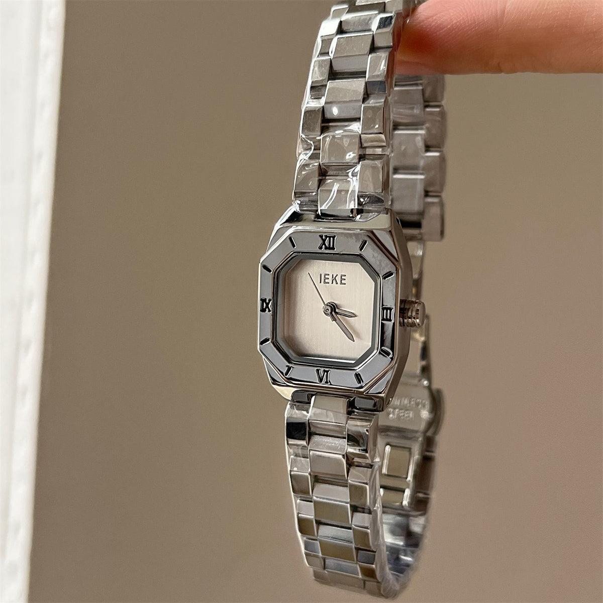 IEKE Chic Square Steel Bracelet Watch - Minimalist Tank Quartz Watch for Women