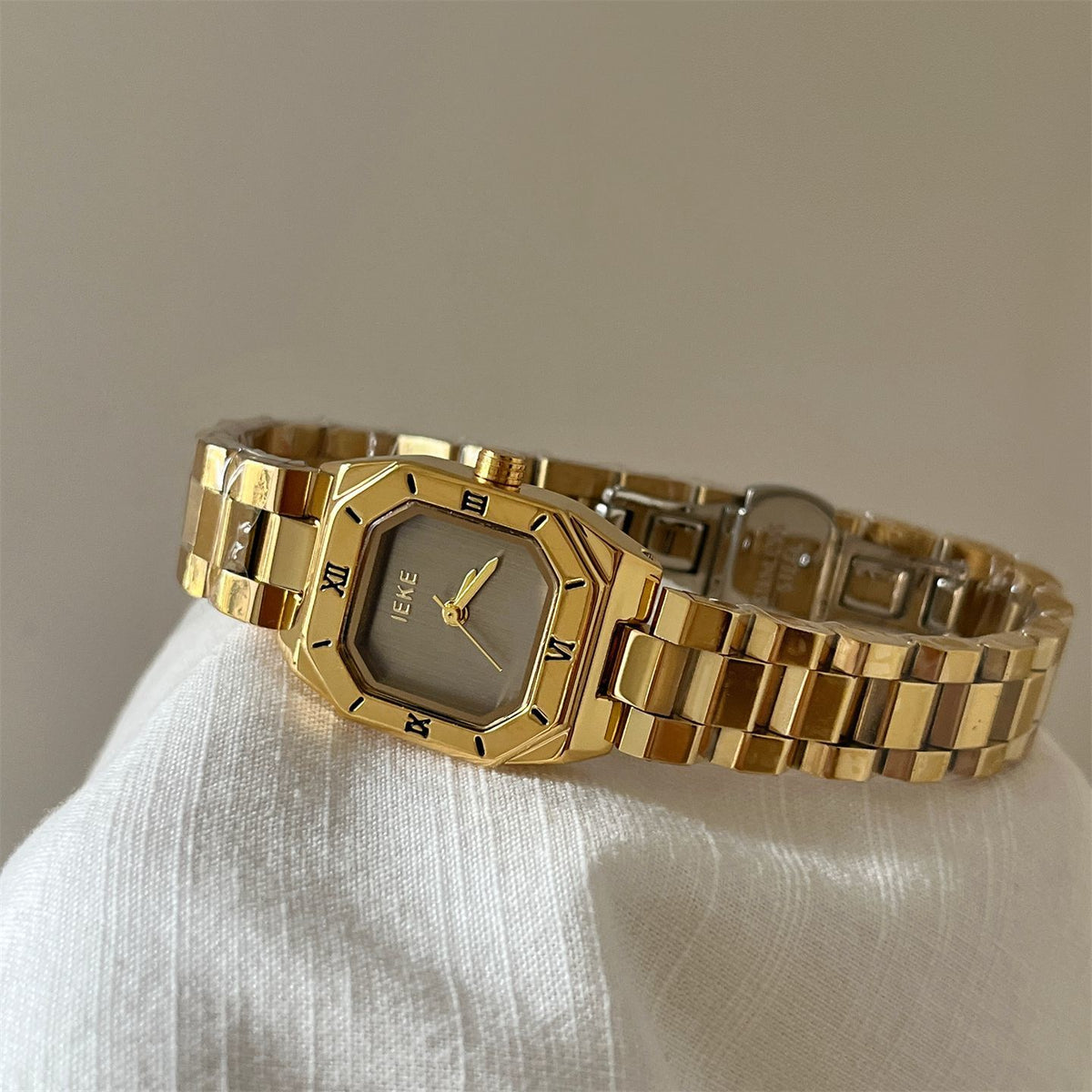 IEKE Chic Square Steel Bracelet Watch - Minimalist Tank Quartz Watch for Women