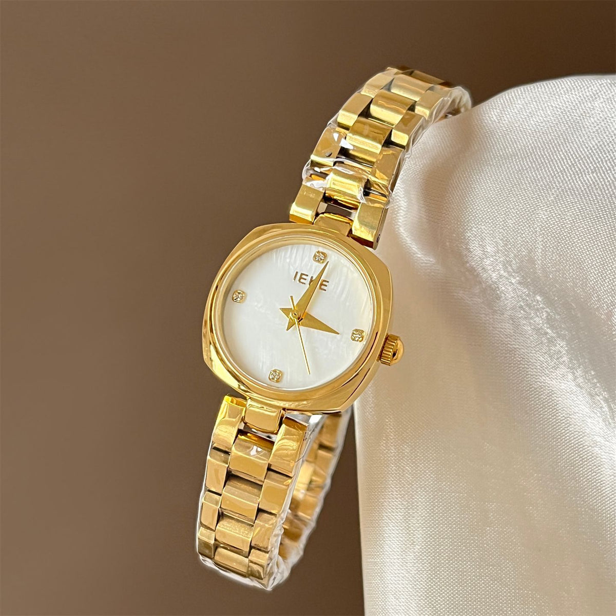 IEKE Sparkling Crystal Halo Steel Bracelet Watch - Radiant Petite Quartz Watch for Women