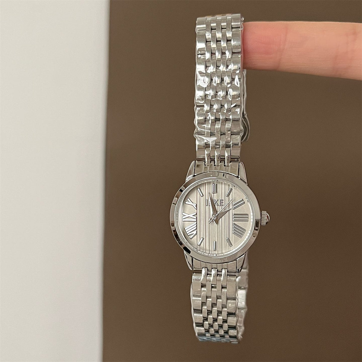 IEKE French Slate Grey Roman Steel Bracelet Watch - Classic Monochrome Quartz Watch for Women