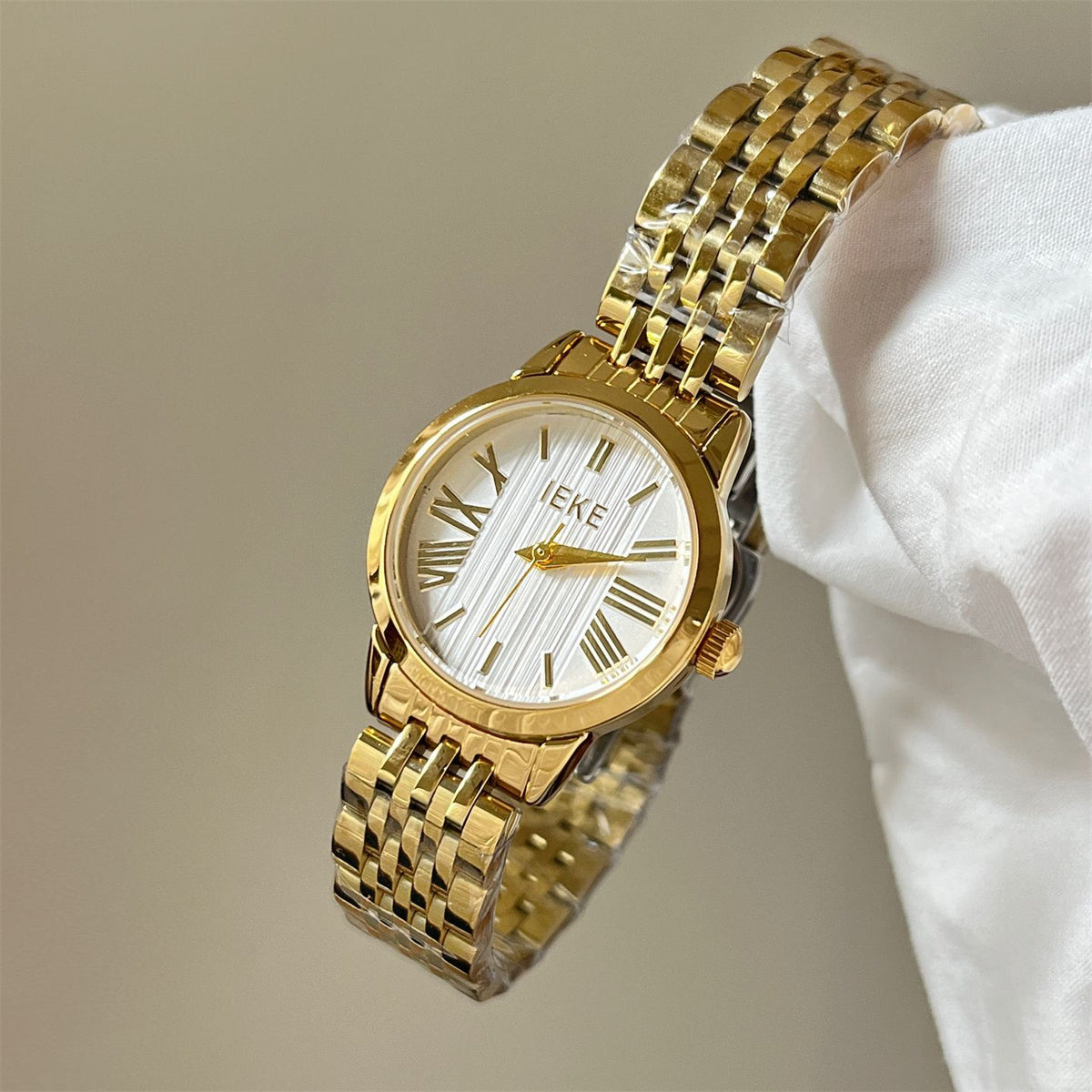IEKE French Slate Grey Roman Steel Bracelet Watch - Classic Monochrome Quartz Watch for Women