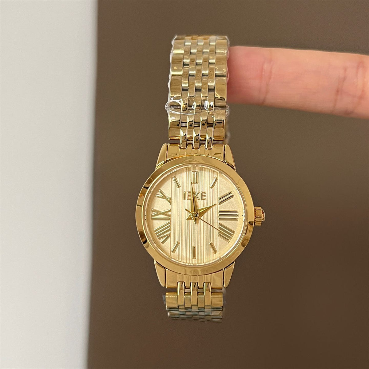 IEKE French Slate Grey Roman Steel Bracelet Watch - Classic Monochrome Quartz Watch for Women