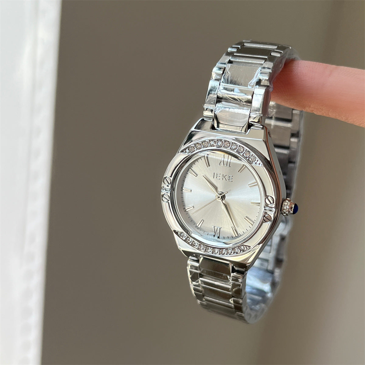 IEKE Crystal Accented Round Dial Stainless Steel Bracelet Watch - Elegant Quartz Wristwatch for Women